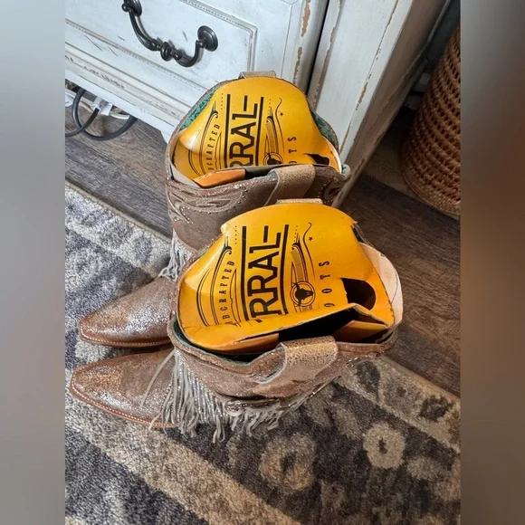 Corral NWT Corral Shimmering Crystal Fringe Western Boots - Picture 3 of 11